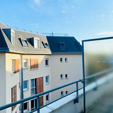 Near Paris, La Defense And Versailles Chaville